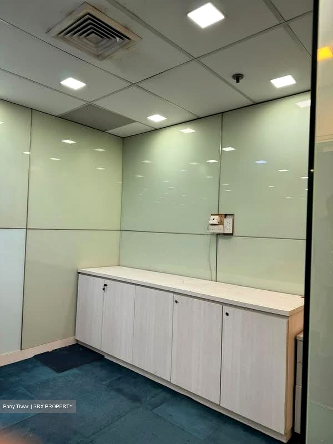 International Plaza (D2), Office #570954221